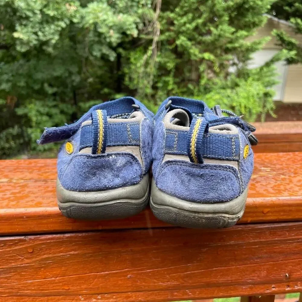 Keen Men's 5 Womens 8.5  Blue and Navy Water Sandals